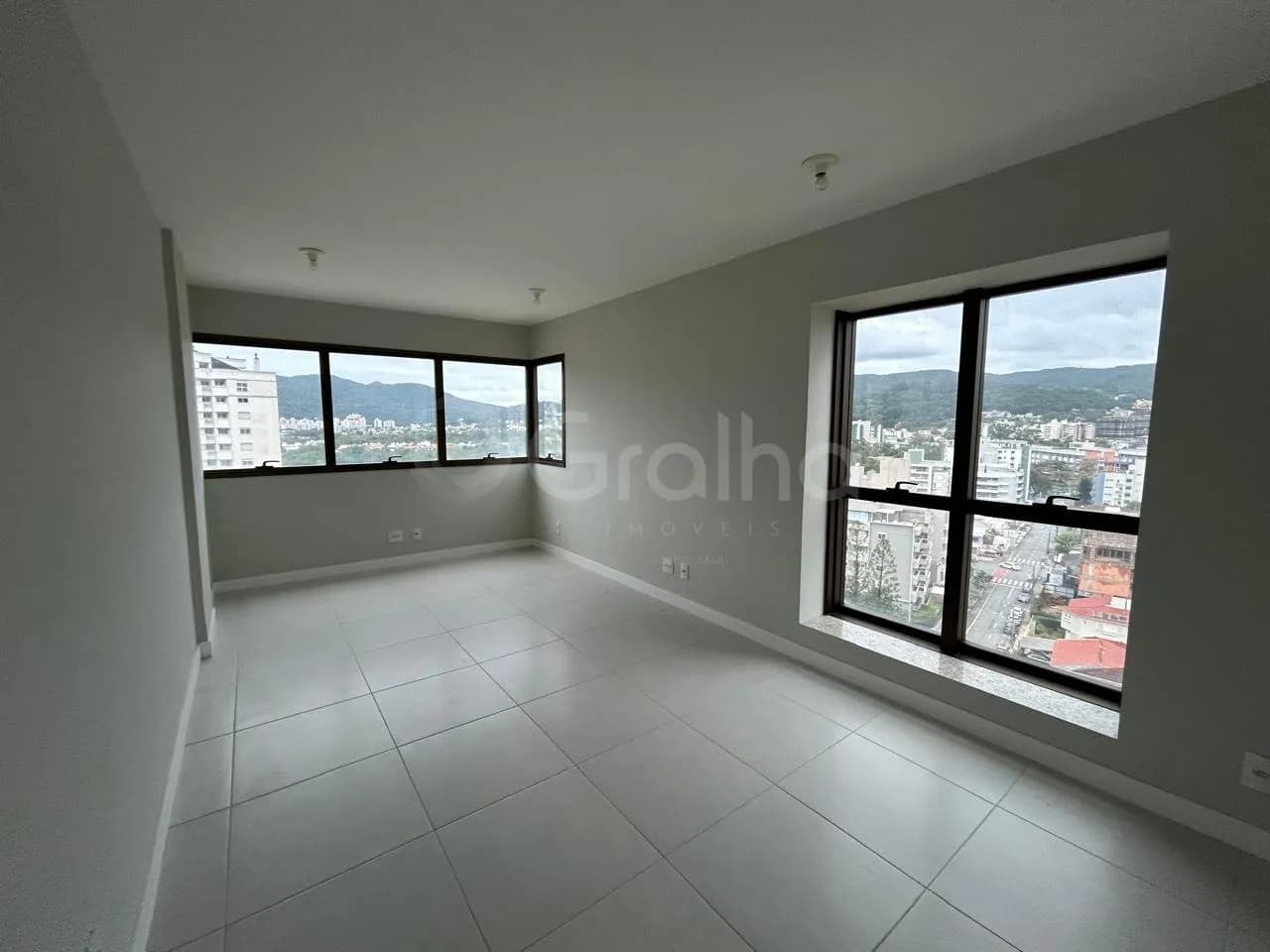 Sala comercial para venda em Trindade com 25 m² — foto principal