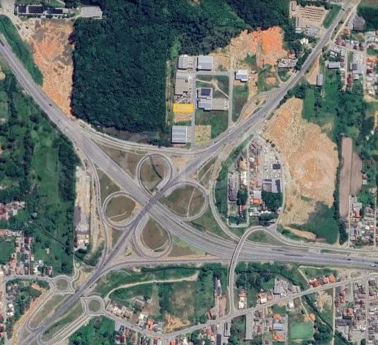 Terreno para venda em Alto Aririú com 749 m² — foto principal