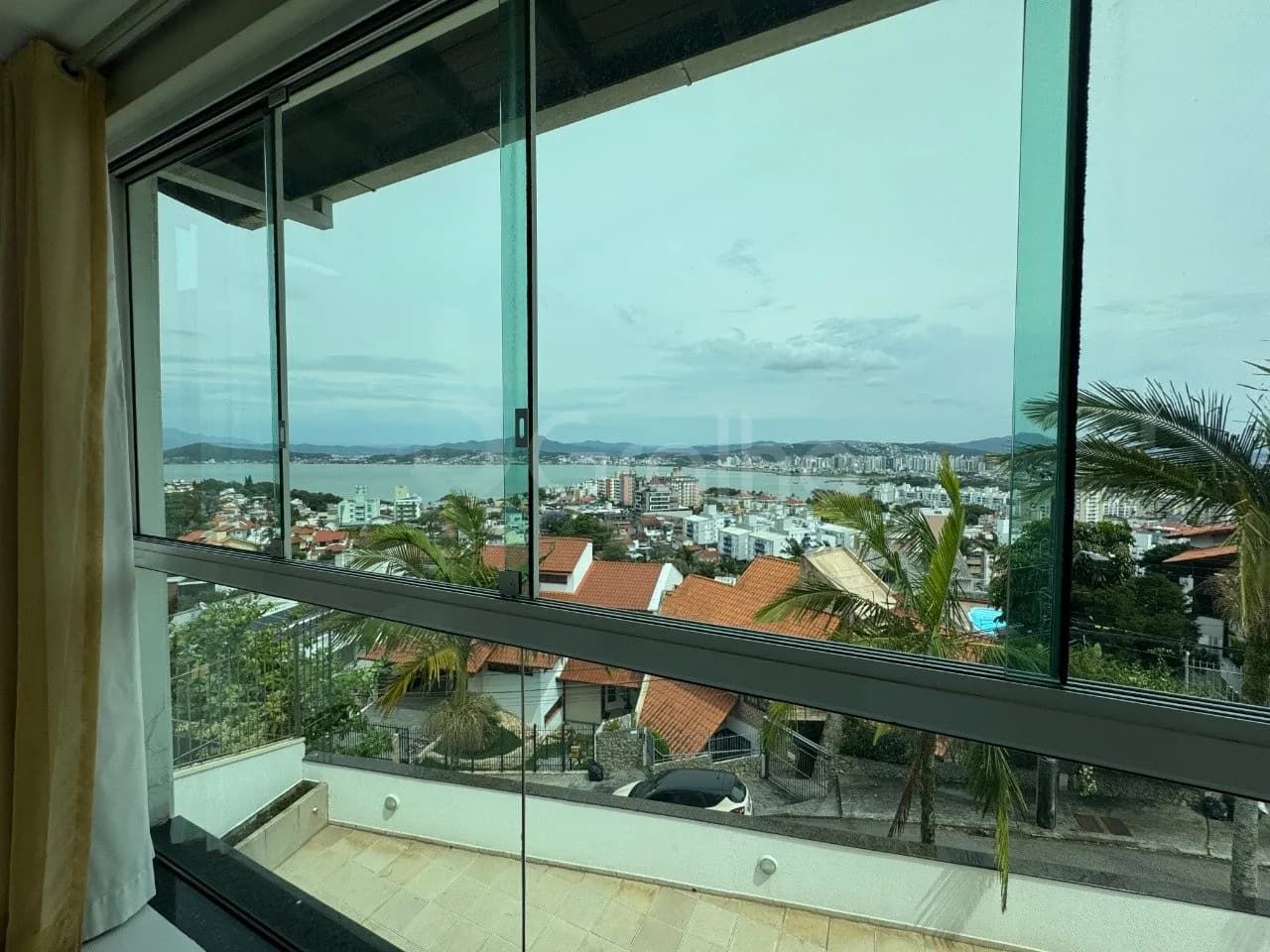 Casa para venda com 3 dormitórios em Itaguaçu com 319 m² — foto 2