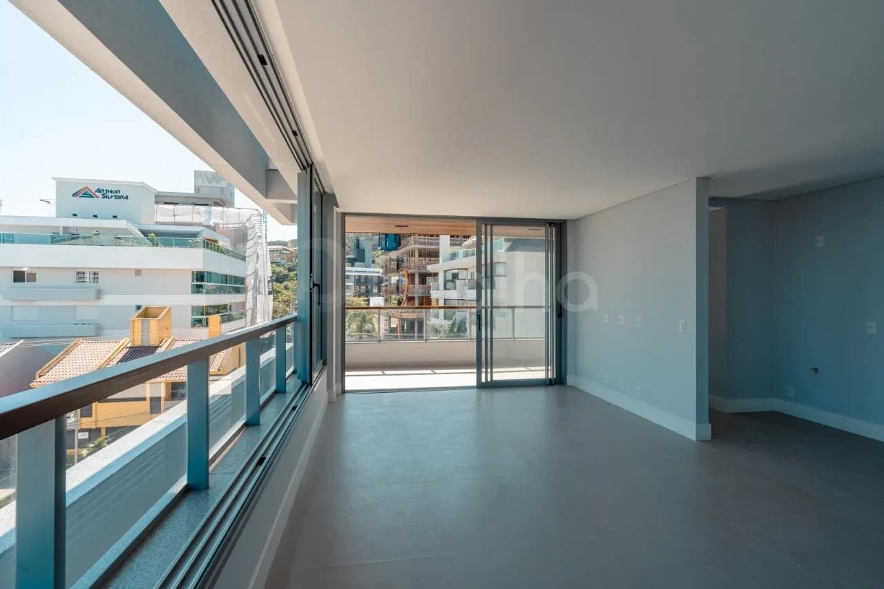 Apartamento para venda com 3 dormitórios em Jurerê com 120 m² — foto 2