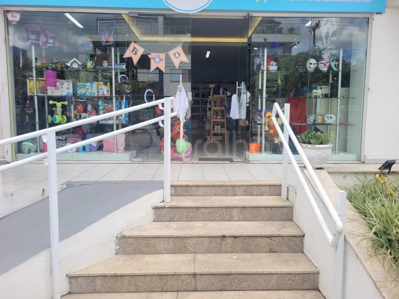 Loja para venda em Jurerê Internacional com 93 m² — foto principal