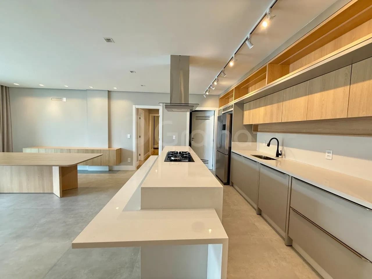 Apartamento para venda com 3 dormitórios em Jurerê com 130 m² — foto principal