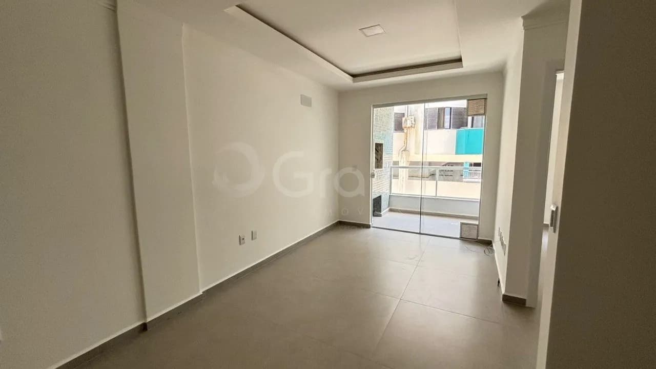 Apartamento para venda com 1 dormitório, em Ingleses Do Rio Vermelho com 47 m² — foto 2