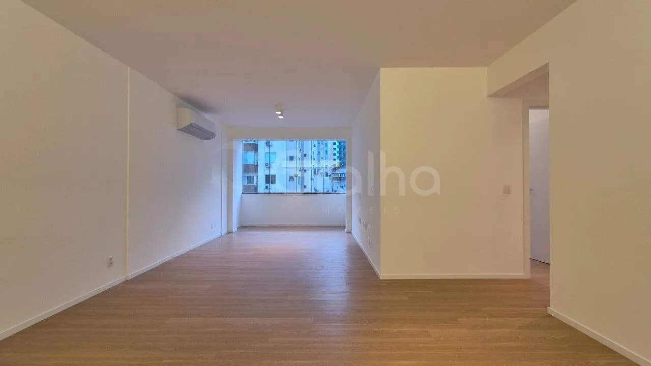 Apartamento para venda com 3 dormitórios em Centro com 96 m² — foto principal