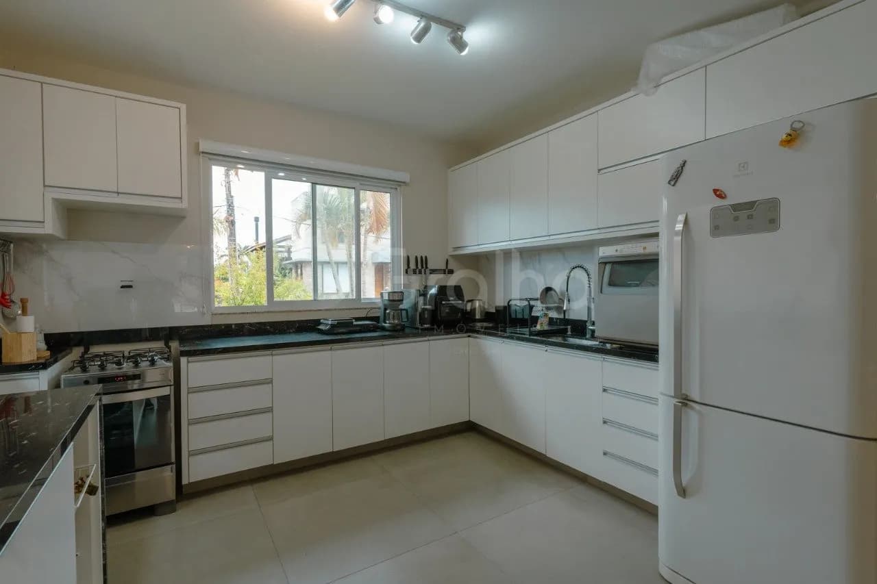Casa para venda com 5 dormitórios em Sambaqui com 328 m² — foto 5