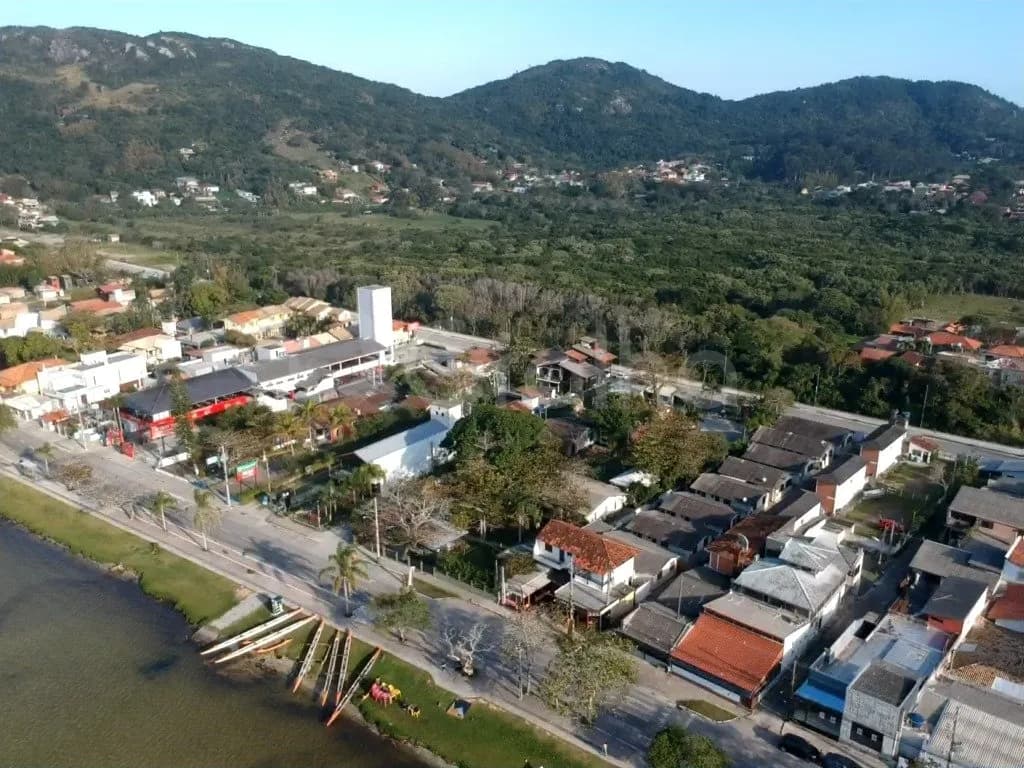 Terreno para venda em Lagoa Da Conceição com 2911 m² — foto principal