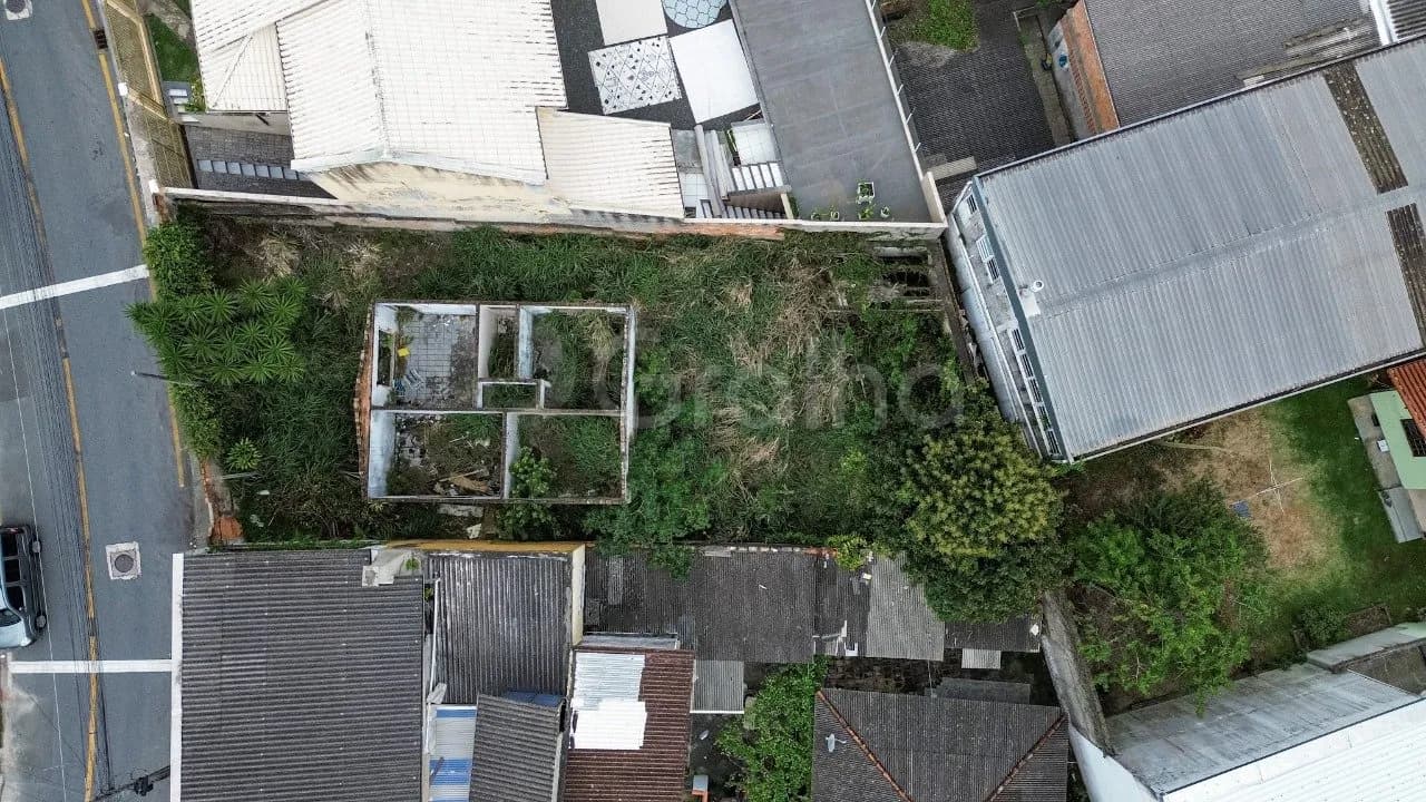 Terreno para venda em Barreiros com 330 m² — foto principal