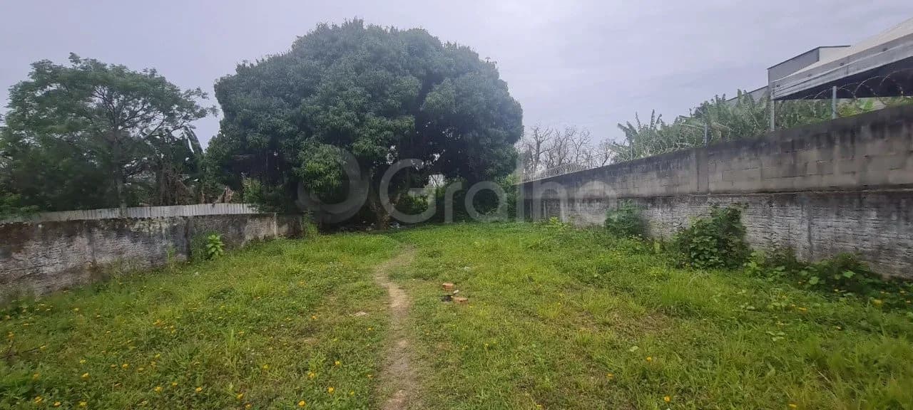 Terreno para venda em Centro com 987 m² — foto 2