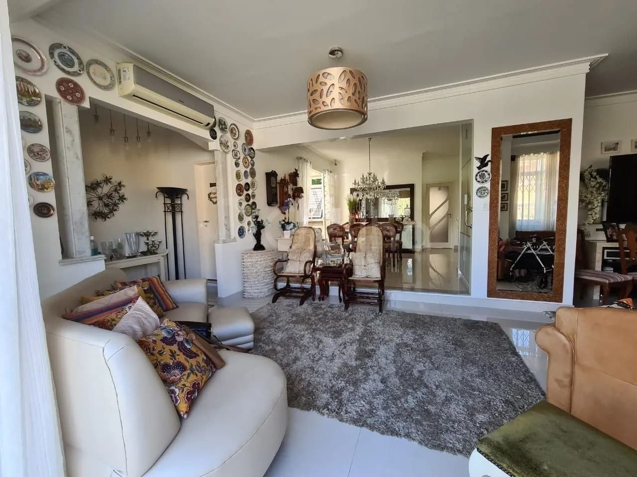 Casa para venda com 2 dormitórios em Agronômica com 212 m² — foto principal