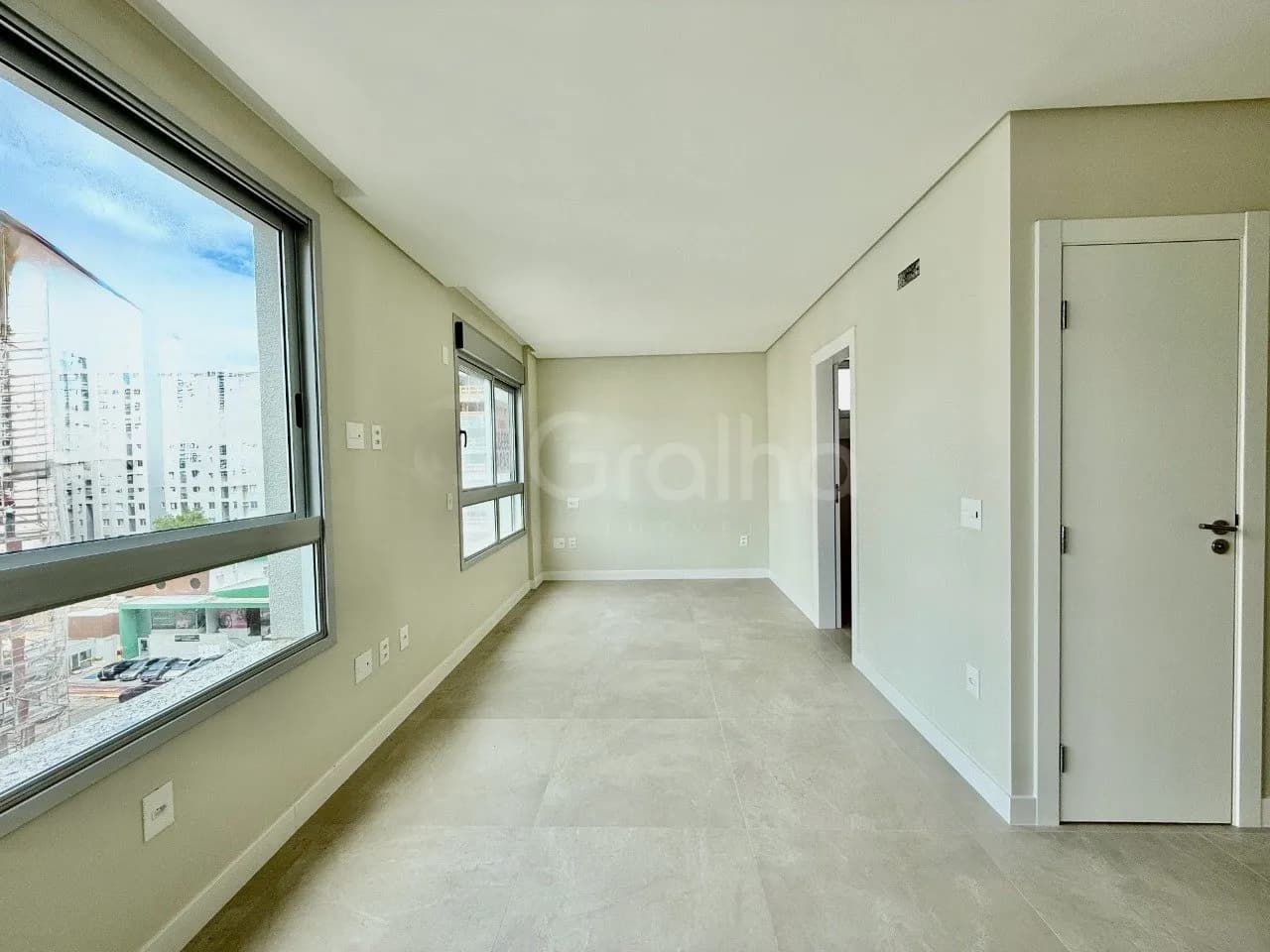 Apartamento para venda com 1 dormitório, em Centro com 43 m² — foto 2