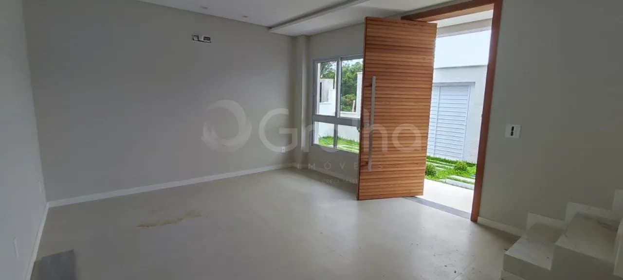 Casa para venda com 3 dormitórios em Ingleses Do Rio Vermelho com 148 m² — foto principal