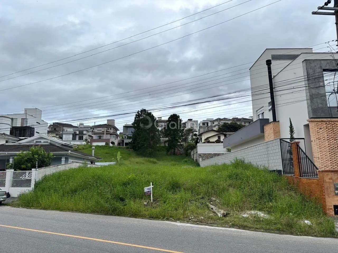 Terreno para venda em Pedra Branca com 643 m² — foto principal