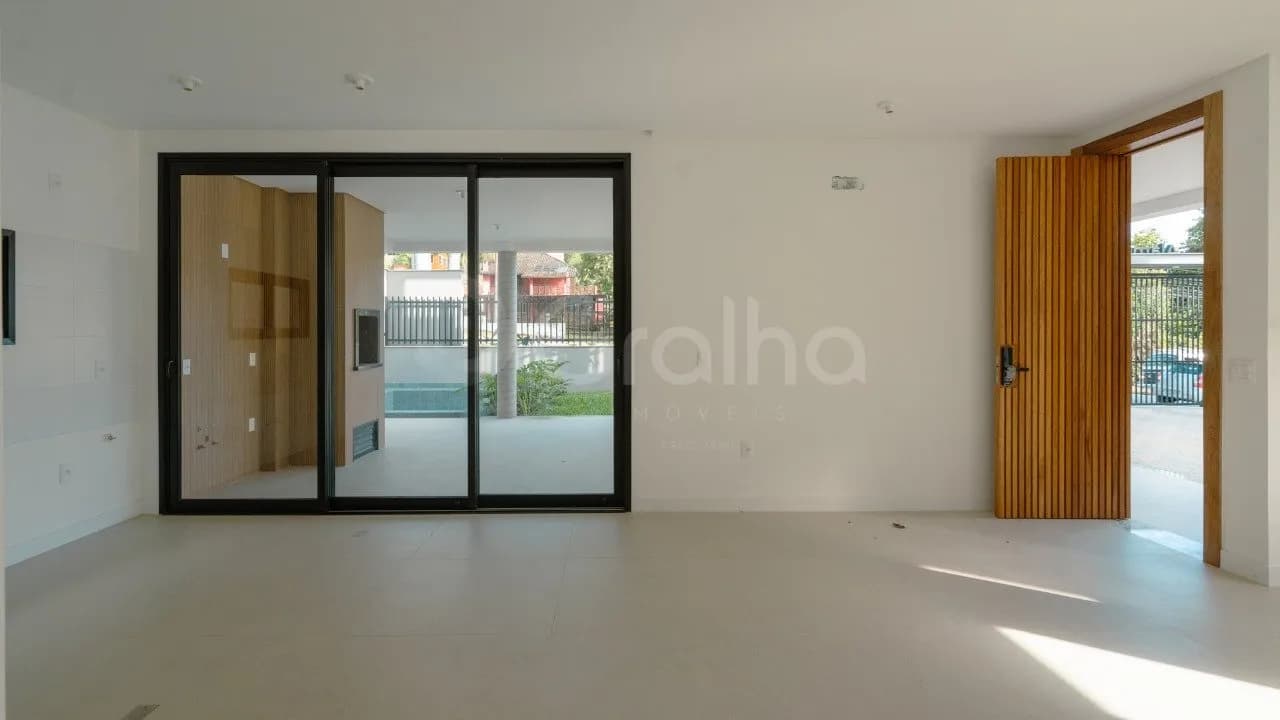 Casa para venda com 3 dormitórios em Cacupé com 230 m² — foto 3