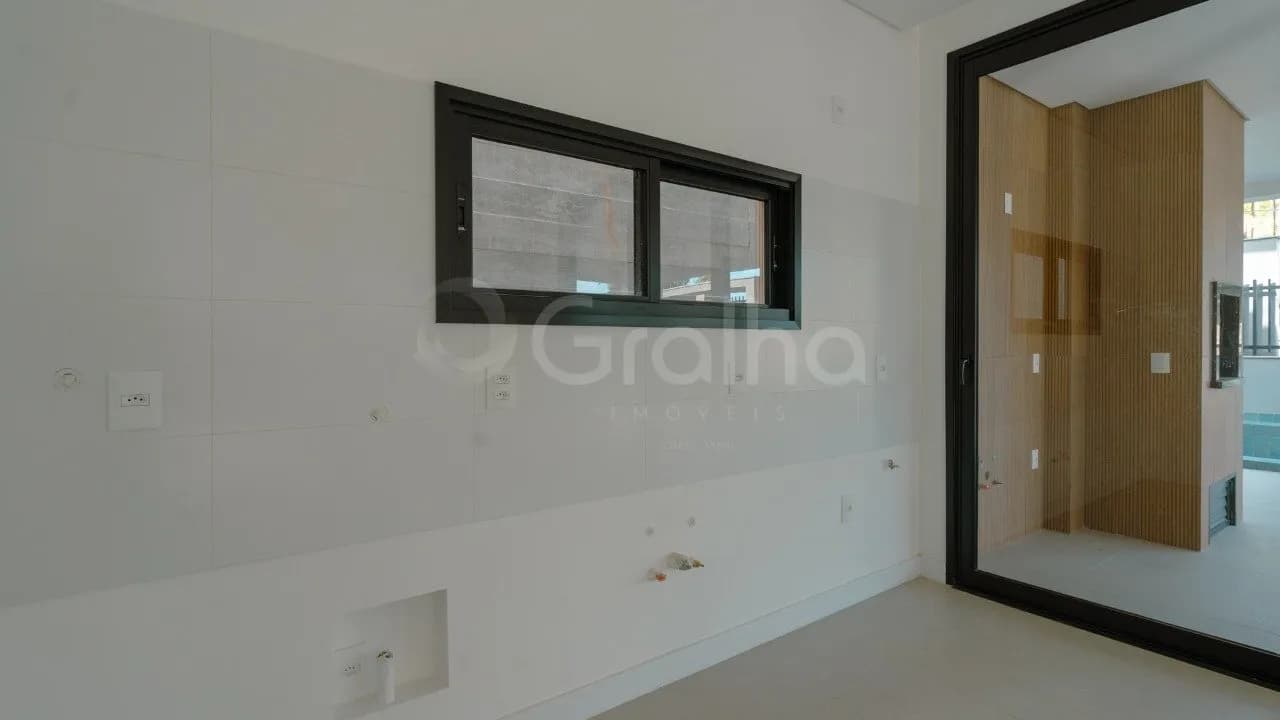 Casa para venda com 3 dormitórios em Cacupé com 230 m² — foto 4