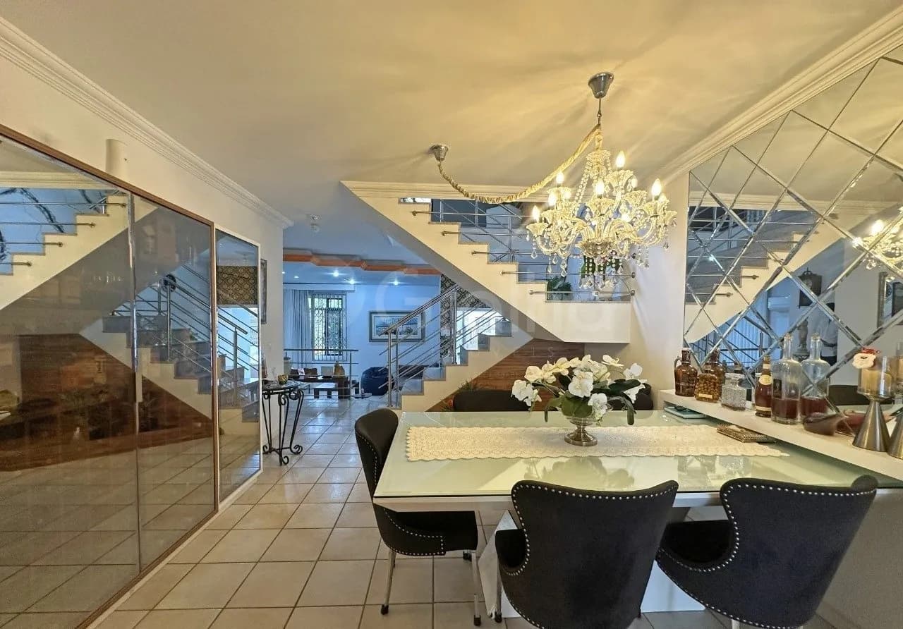 Casa para venda com 4 dormitórios em Itaguaçu com 272 m² — foto principal