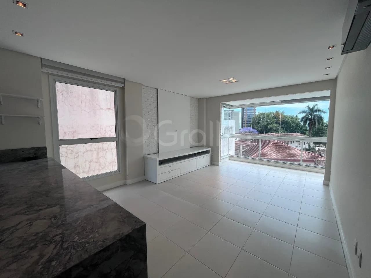 Apartamento para venda com 2 dormitórios em Centro com 75 m² — foto principal