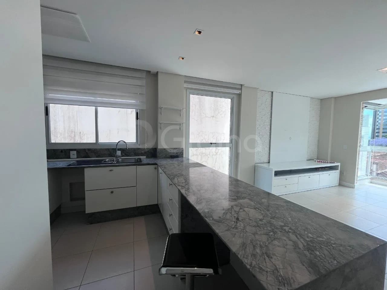 Apartamento para venda com 2 dormitórios em Centro com 75 m² — foto 2