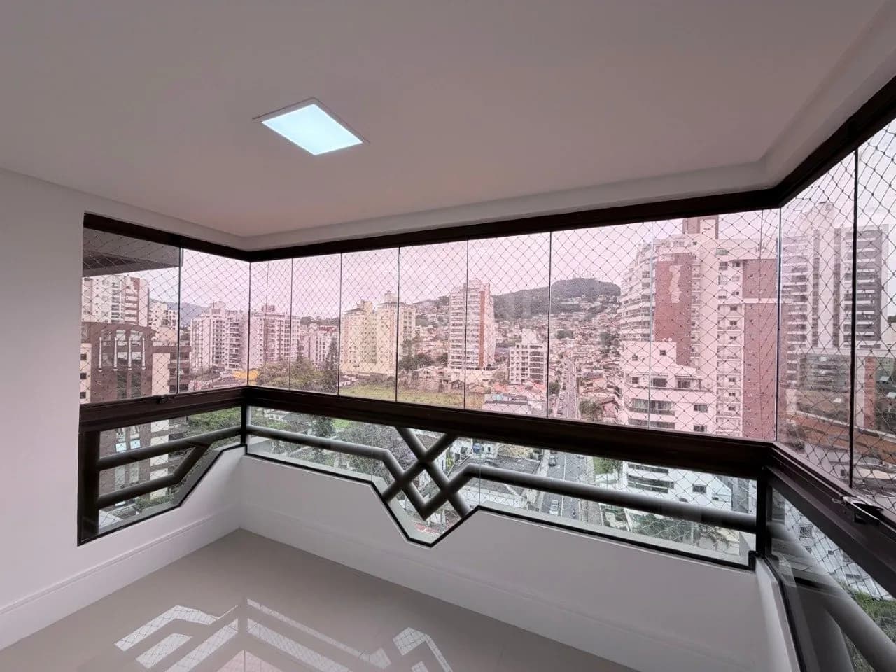 Apartamento para venda com 3 dormitórios em Agronômica com 168 m² — foto 2