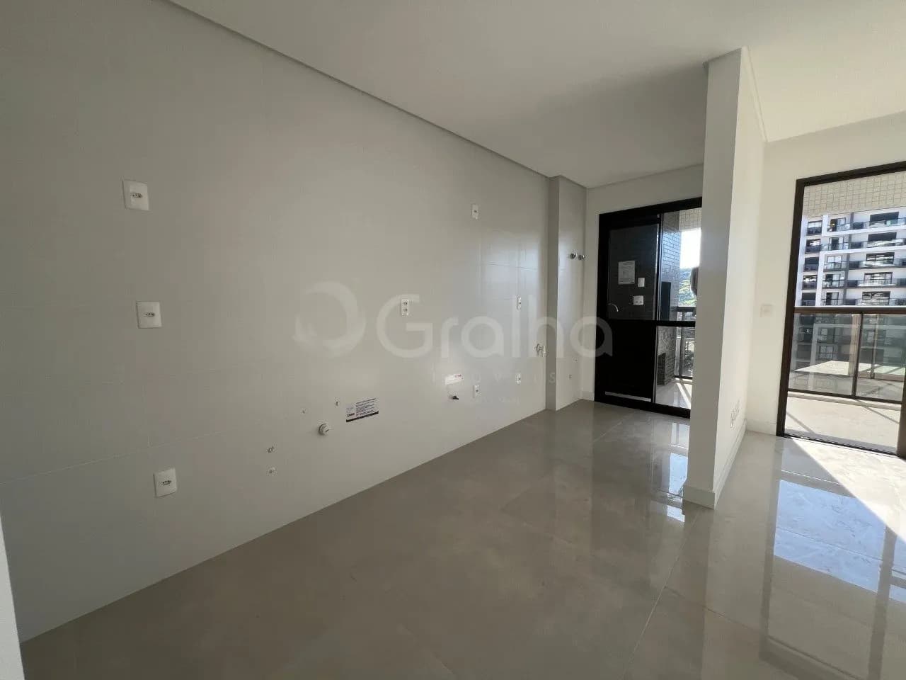 Apartamento para venda com 2 dormitórios em Kobrasol com 75 m² — foto 2