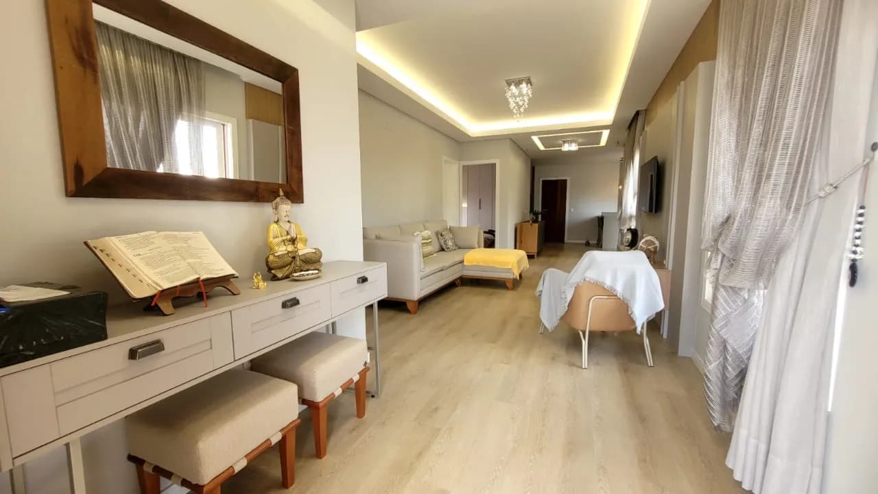 Casa para venda com 2 dormitórios em Carianos com 138 m² — foto principal