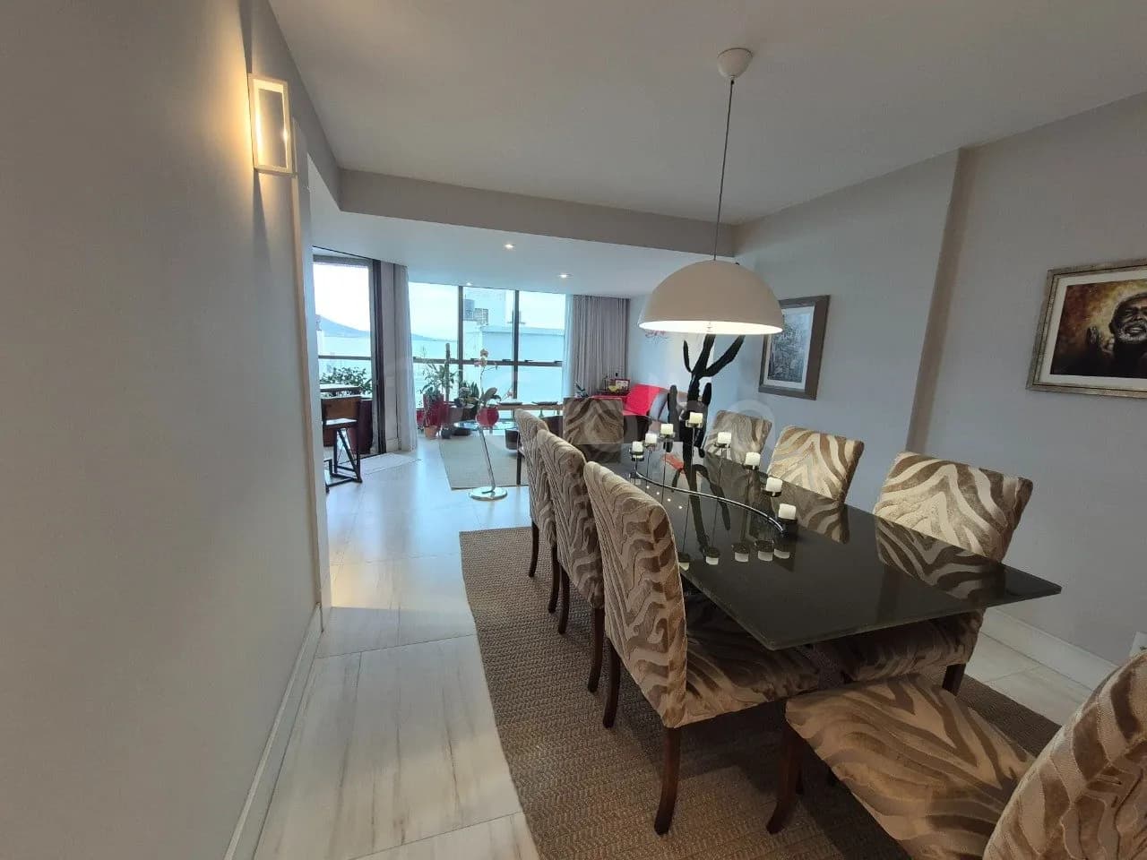 Apartamento para venda com 2 dormitórios em Coqueiros com 130 m² — foto 2