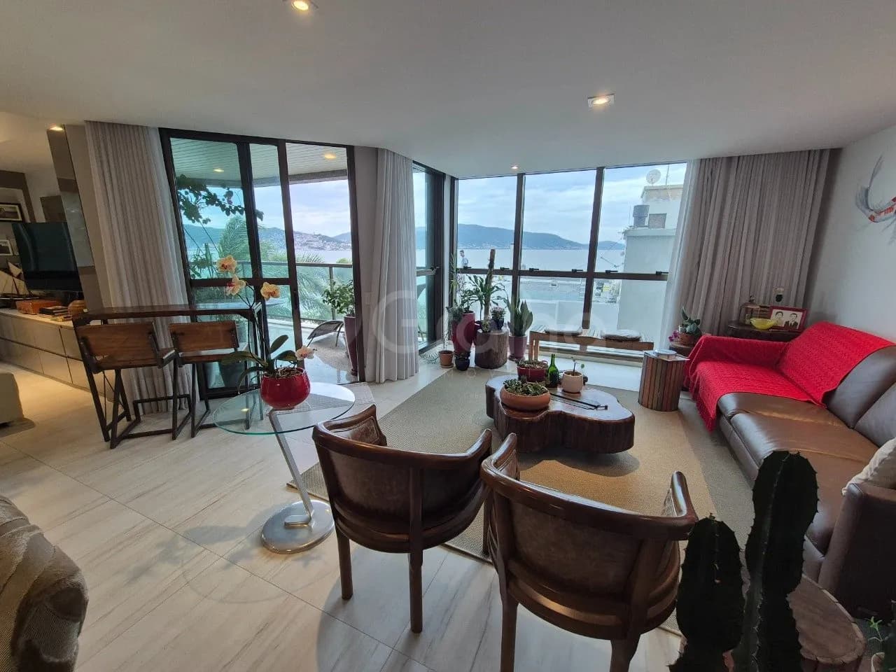 Apartamento para venda com 2 dormitórios em Coqueiros com 130 m² — foto 4