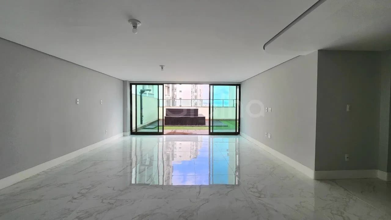 Apartamento para venda com 3 dormitórios em Agronômica com 201 m² — foto principal
