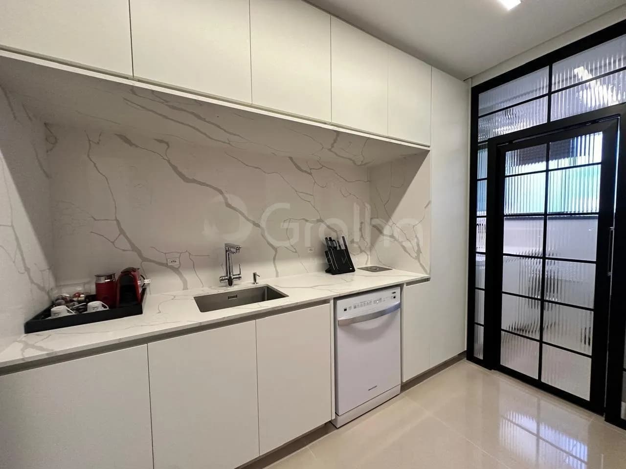 Apartamento para venda com 2 dormitórios em Agronômica com 79 m² — foto 2