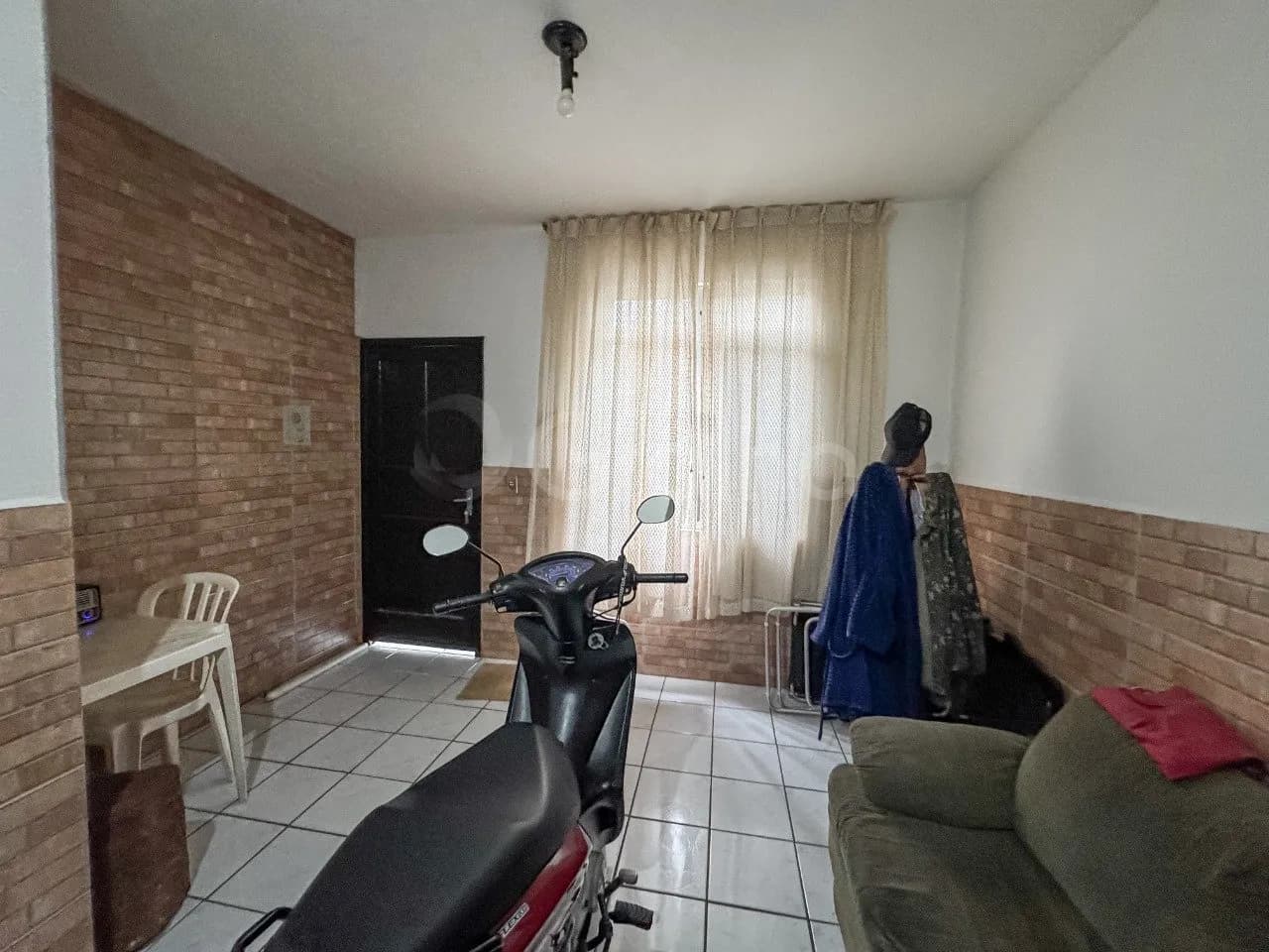 Casa para venda com 3 dormitórios em Agronômica com 150 m²