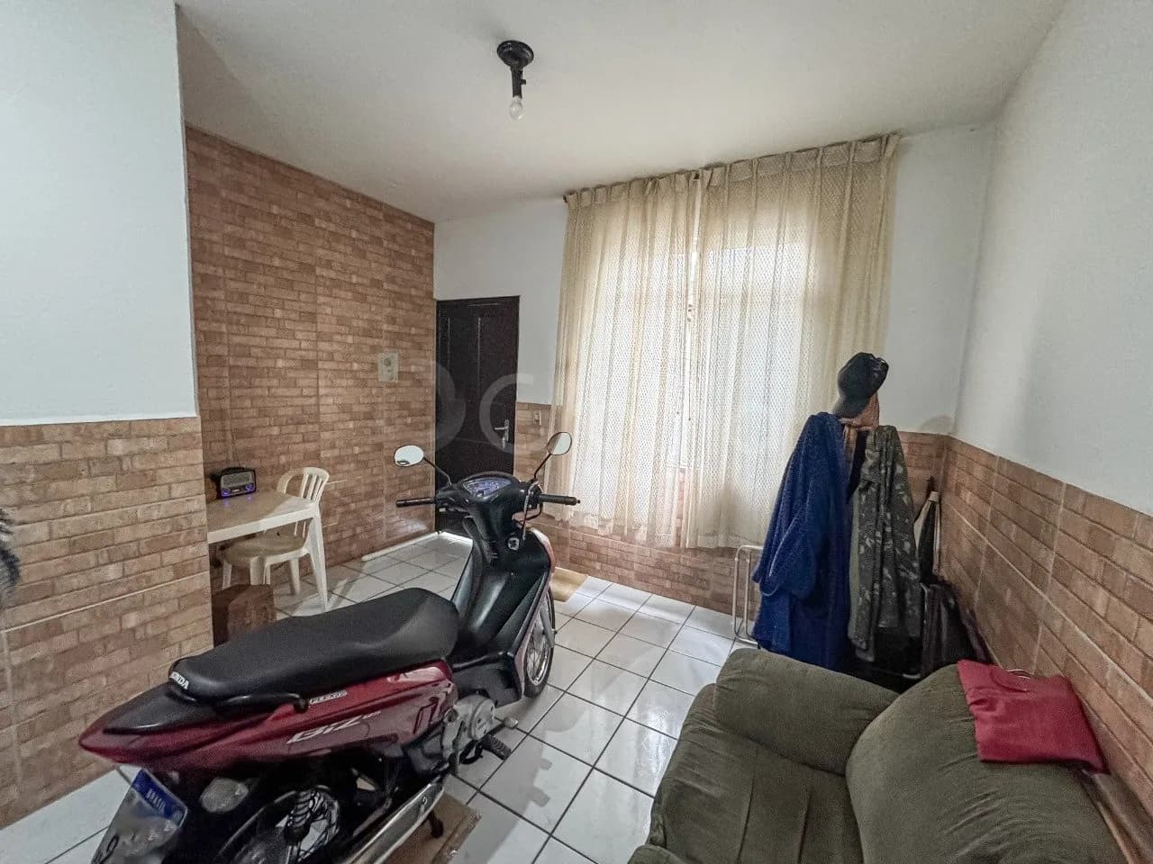 Casa para venda com 3 dormitórios em Agronômica com 150 m² — foto 2