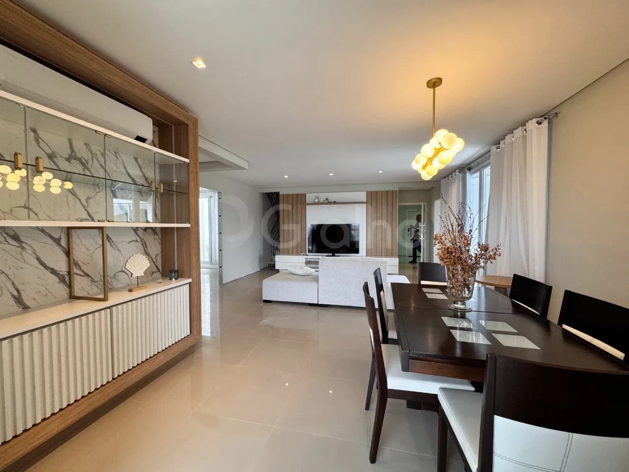 Apartamento para venda com 3 dormitórios em Cachoeira Do Bom Jesus com 178 m²