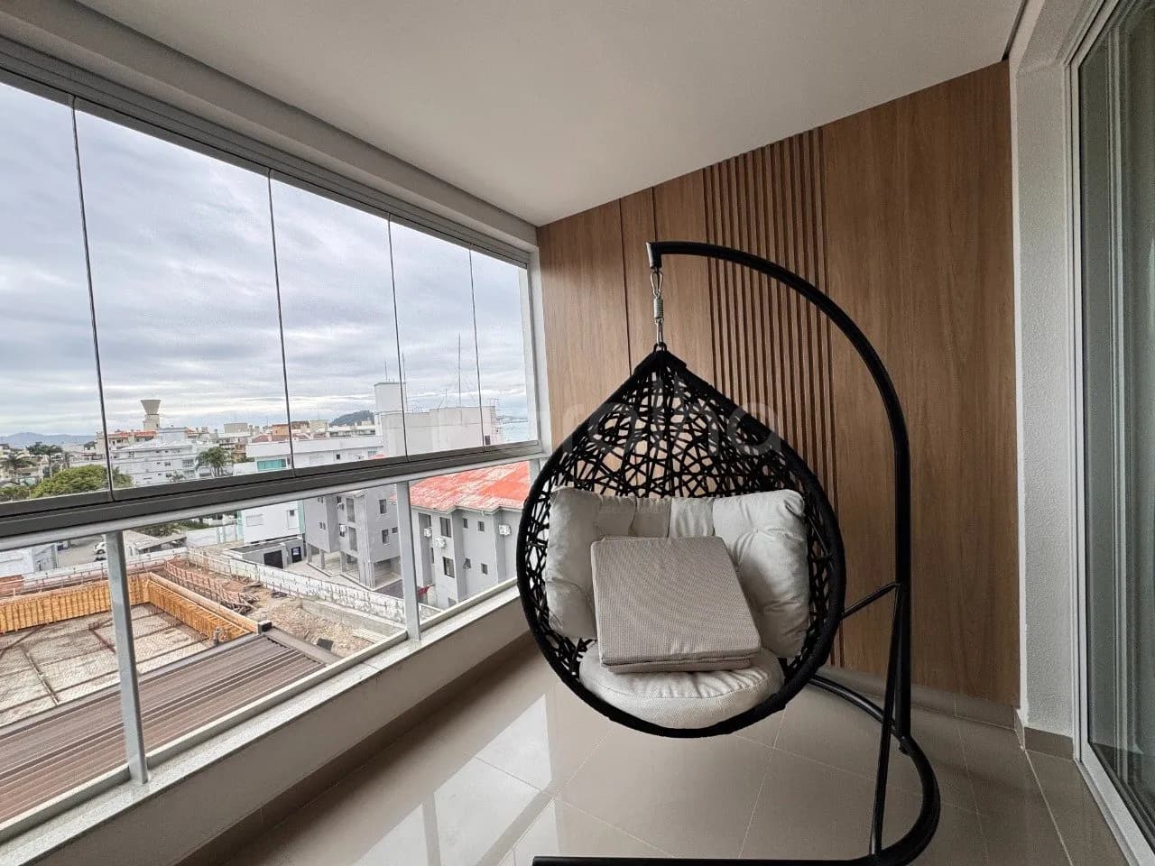 Apartamento para venda com 3 dormitórios em Cachoeira Do Bom Jesus com 178 m² — foto 5
