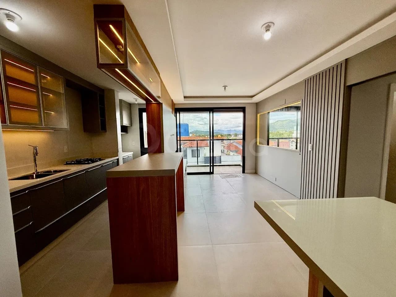 Apartamento para venda com 2 dormitórios em Canasvieiras com 65 m² — foto principal