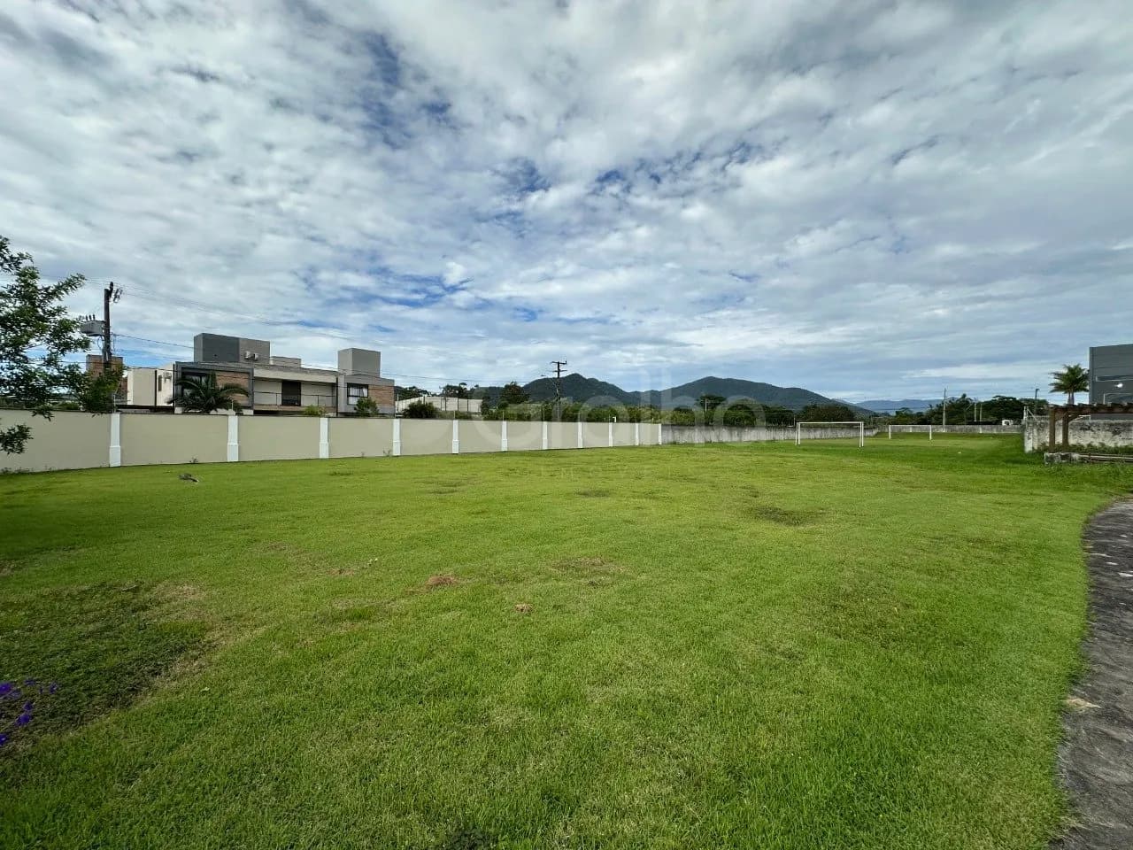 Terreno para venda em Campeche com 396 m² — foto principal