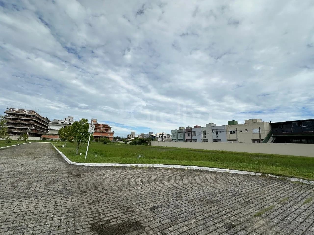 Terreno para venda em Campeche com 394 m² — foto 2