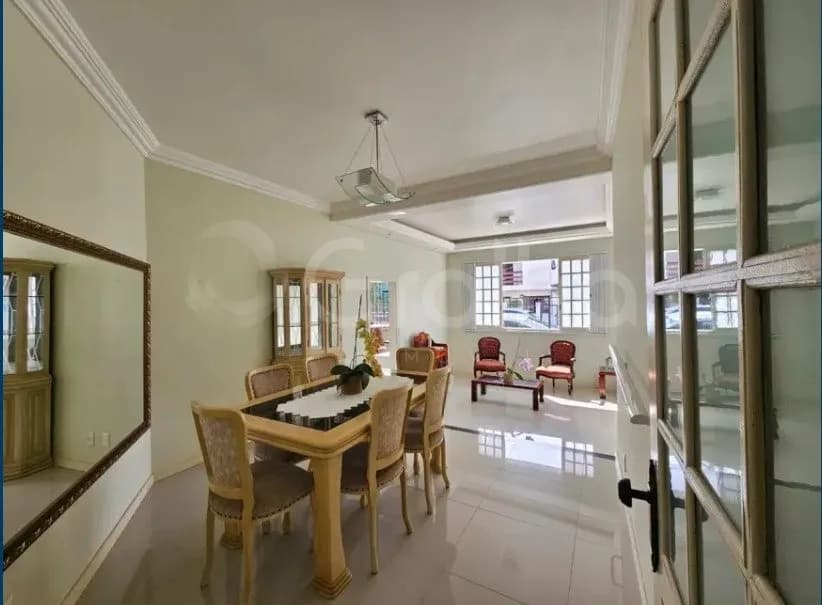 Casa para venda com 4 dormitórios em Itaguaçu com 165 m²
