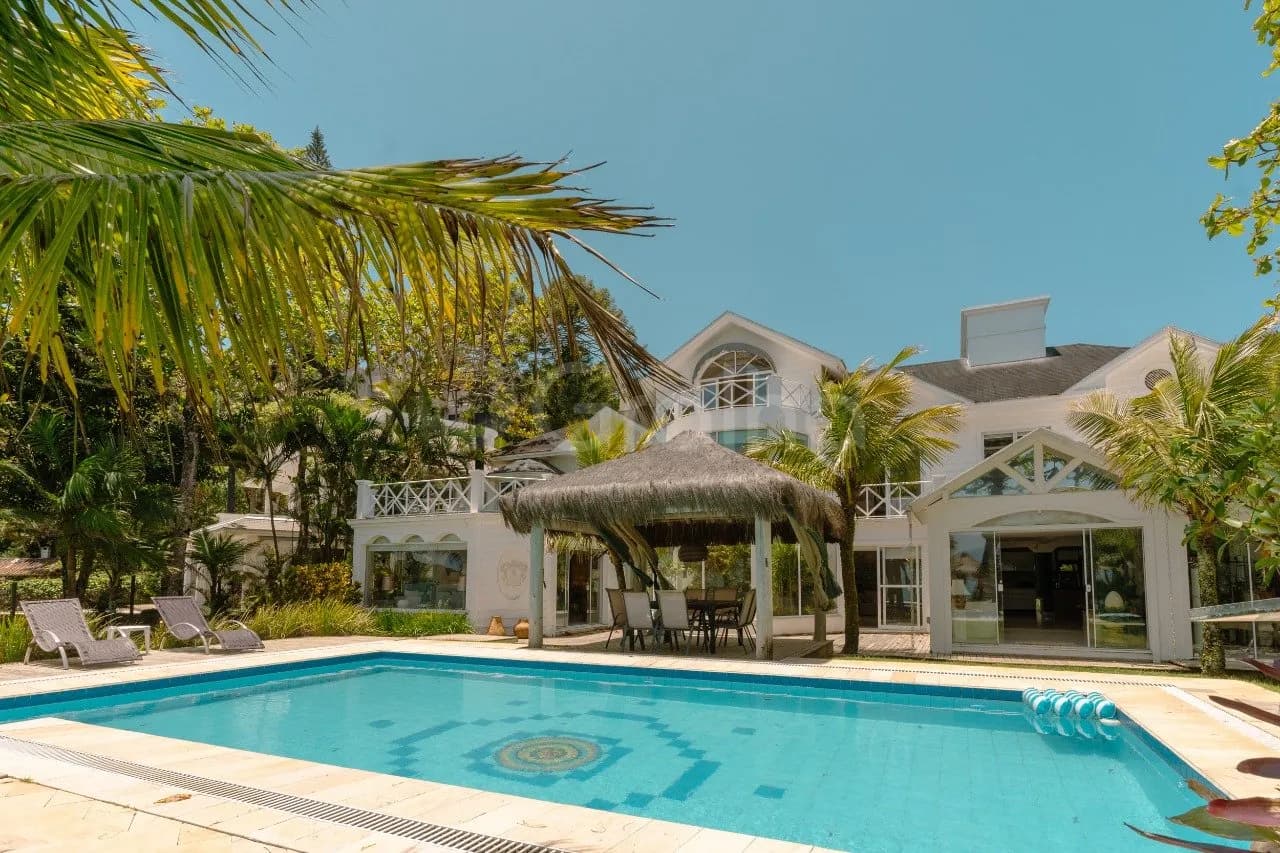 Casa para venda com 4 dormitórios em Canajurê com 389 m² — foto principal