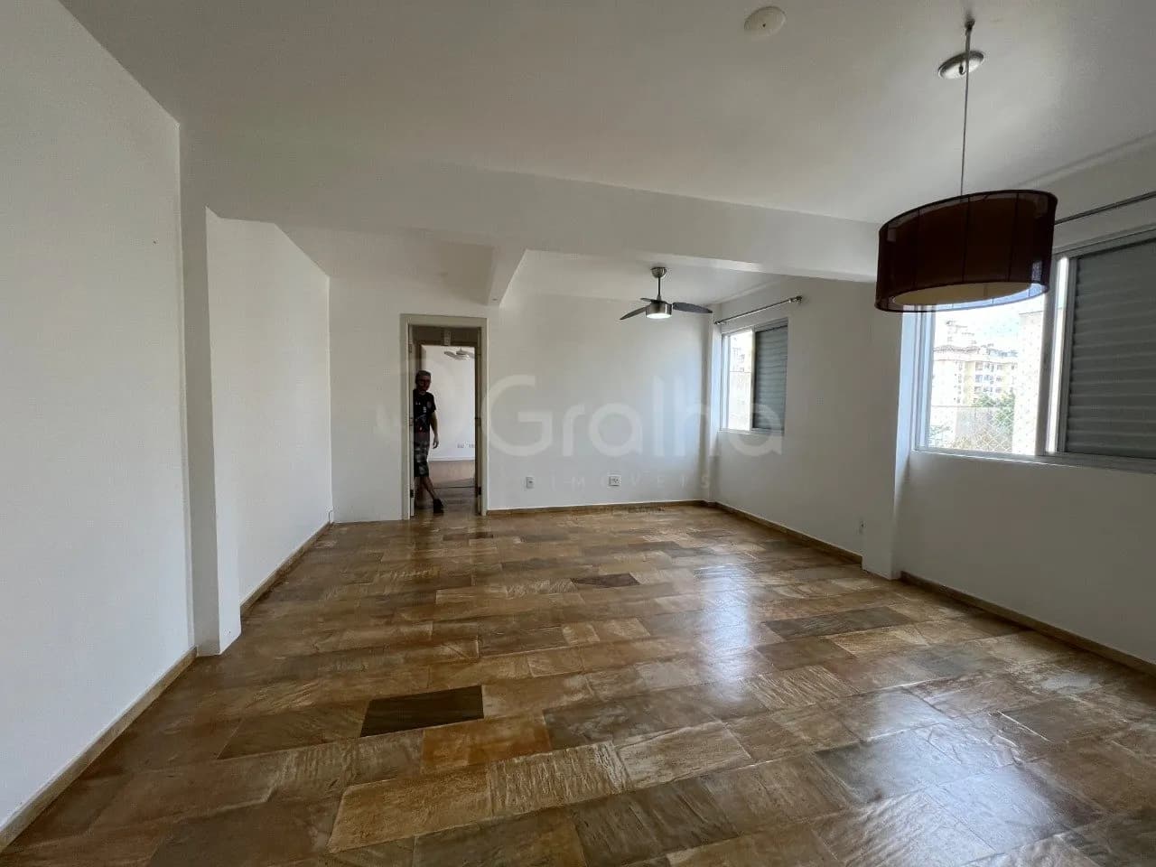 Apartamento para venda com 2 dormitórios em Coqueiros com 56 m² — foto 2