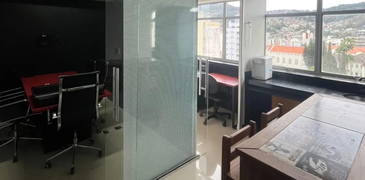 Sala comercial para venda em Centro com 67 m² — foto 2
