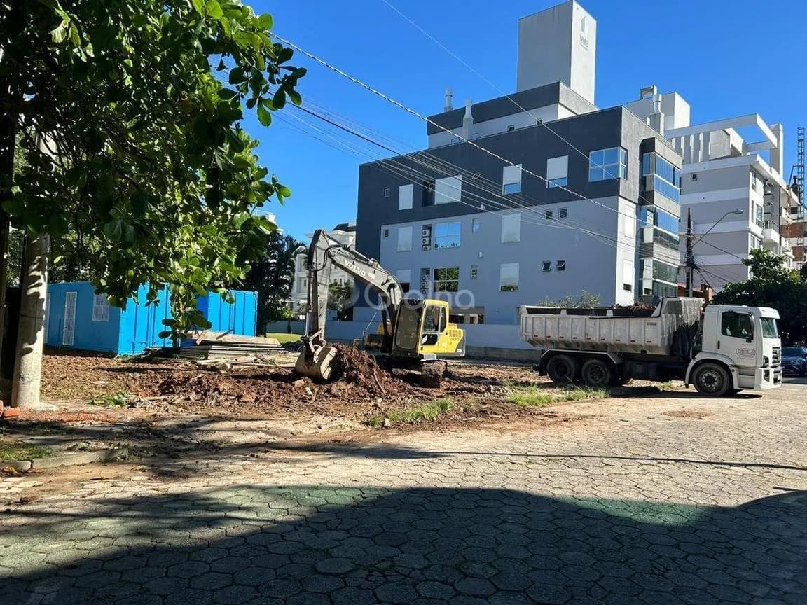 Apartamento para venda com 3 dormitórios em Jurerê com 140 m² — foto 2