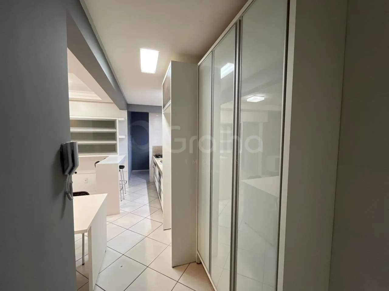Apartamento para venda com 3 dormitórios em Centro com 66 m² — foto 2