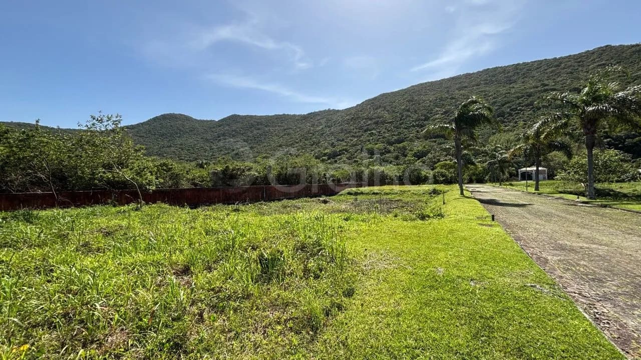 Terreno para venda em Morro Das Pedras com 400 m² — foto principal
