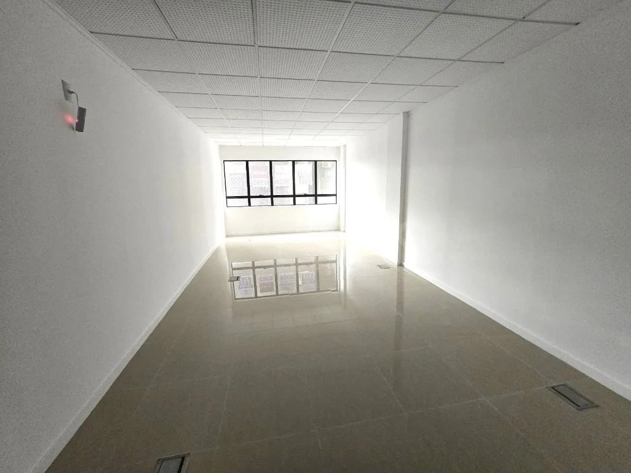 Sala comercial para venda em Itacorubi com 37 m²