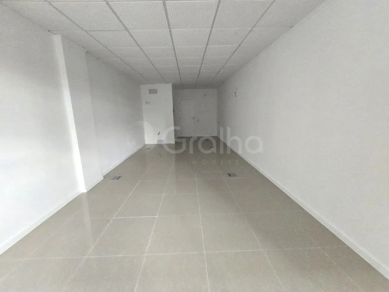 Sala comercial para venda em Itacorubi com 37 m² — foto 2