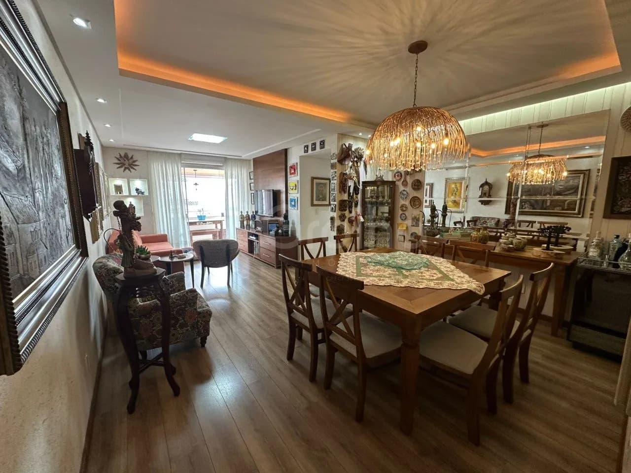 Apartamento para venda com 3 dormitórios em Campinas com 139 m² — foto 2