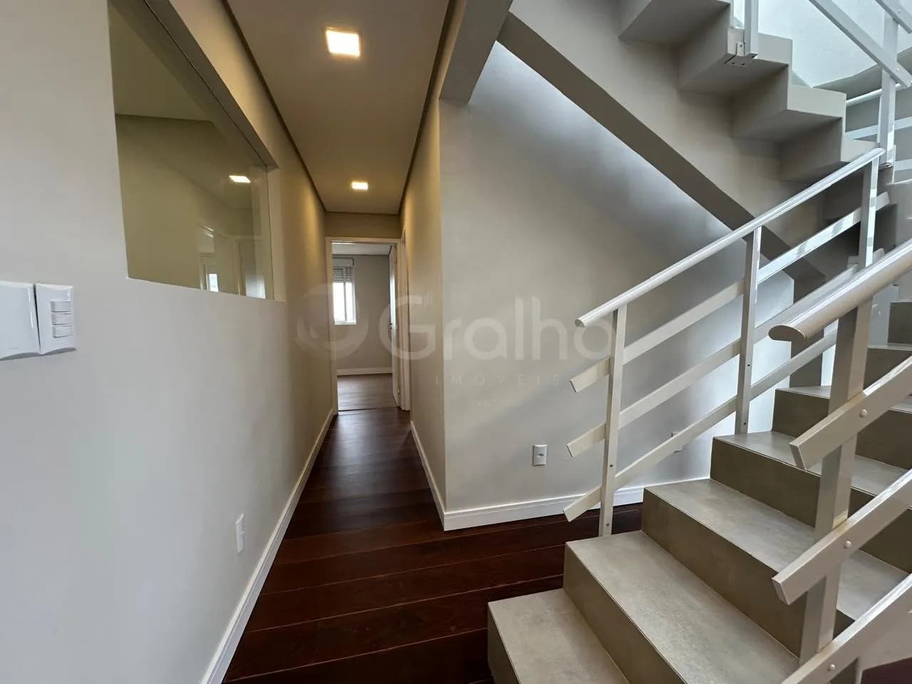 Apartamento duplex para venda com 2 dormitórios em Coqueiros com 153 m² — foto 4