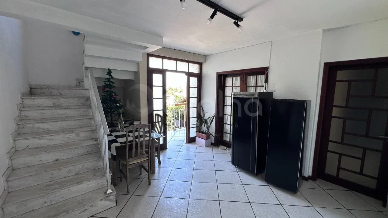 Casa para venda com 5 dormitórios em Agronômica com 329 m² — foto principal