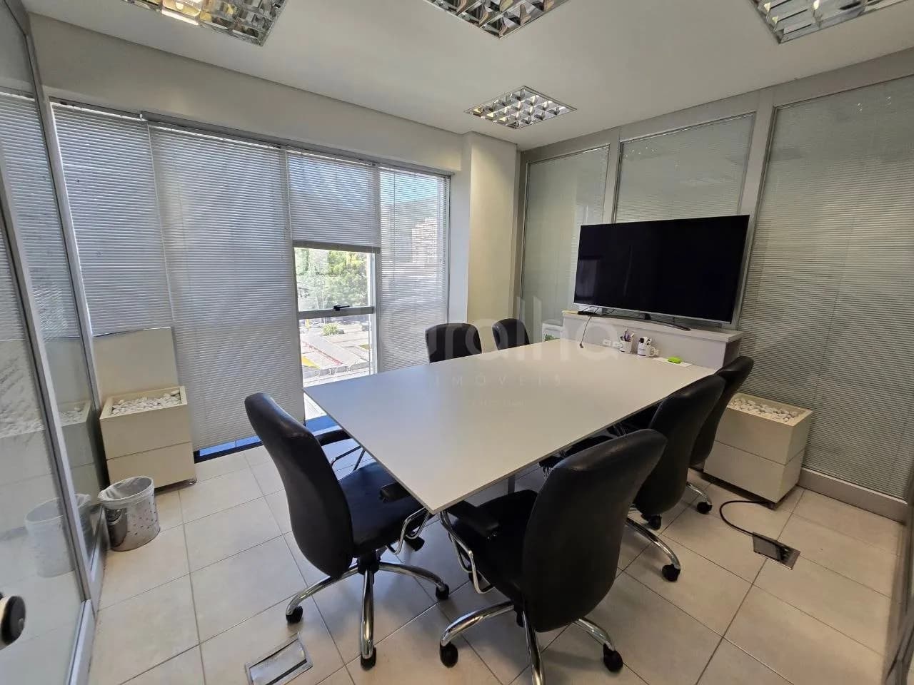 Sala comercial para venda em Itacorubi com 336 m² — foto 2