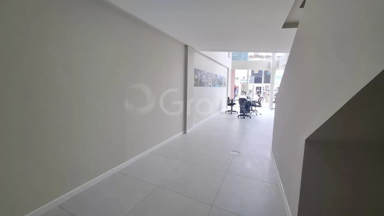 Loja para venda em Trindade com 71 m² — foto principal