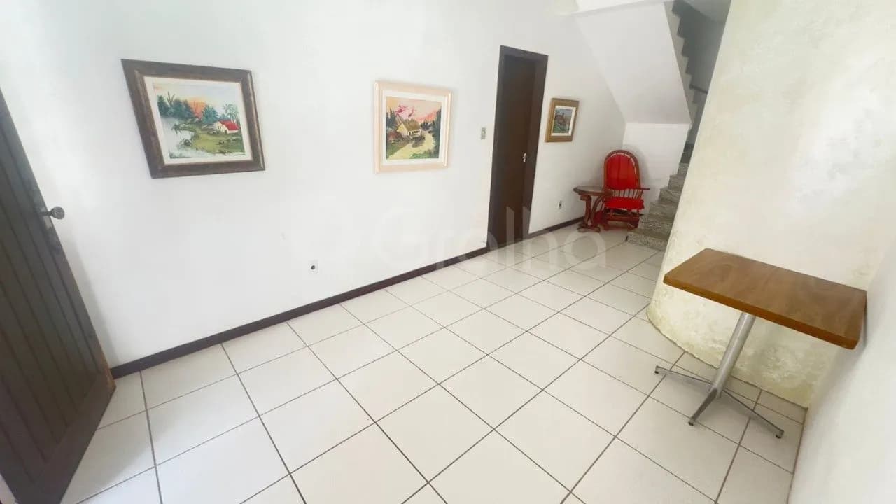 Casa para venda com 5 dormitórios em Campeche com 229 m² — foto principal